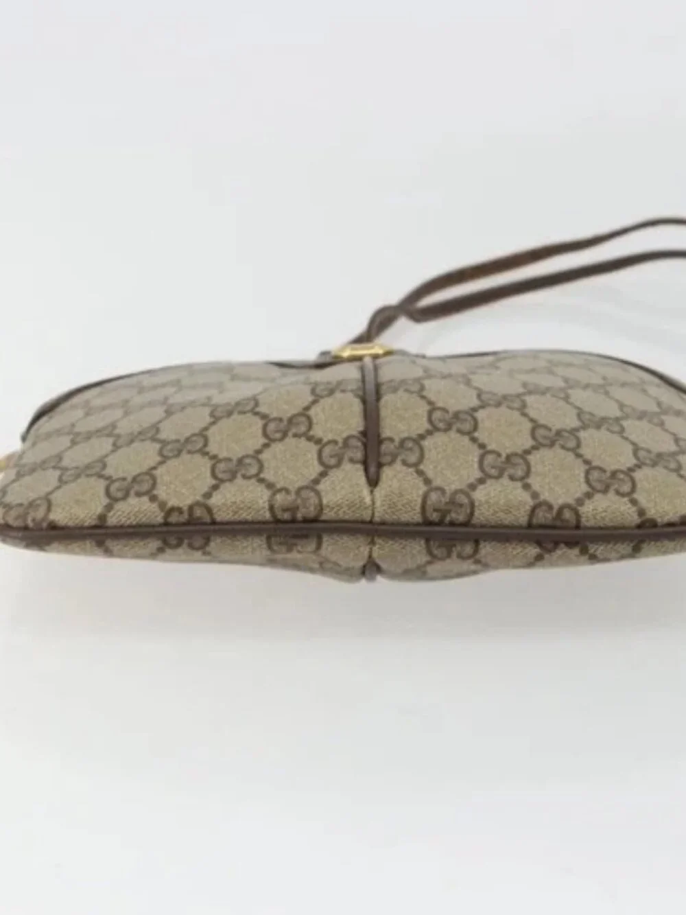 Gucci brand	gucci color	beige